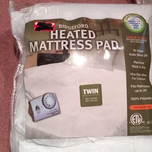 Heated mattress pad for twin bed